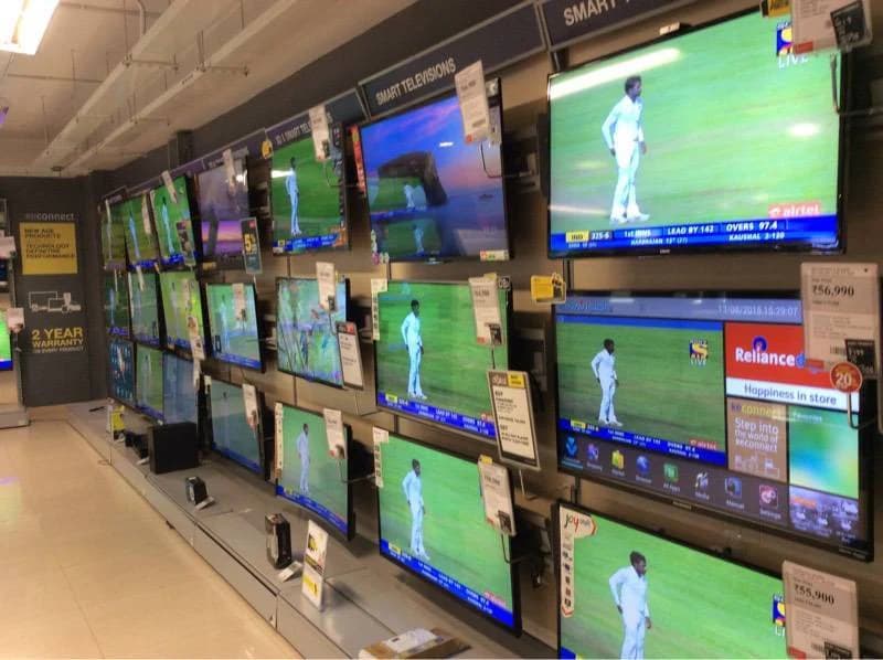 Televisions & Smart TVs