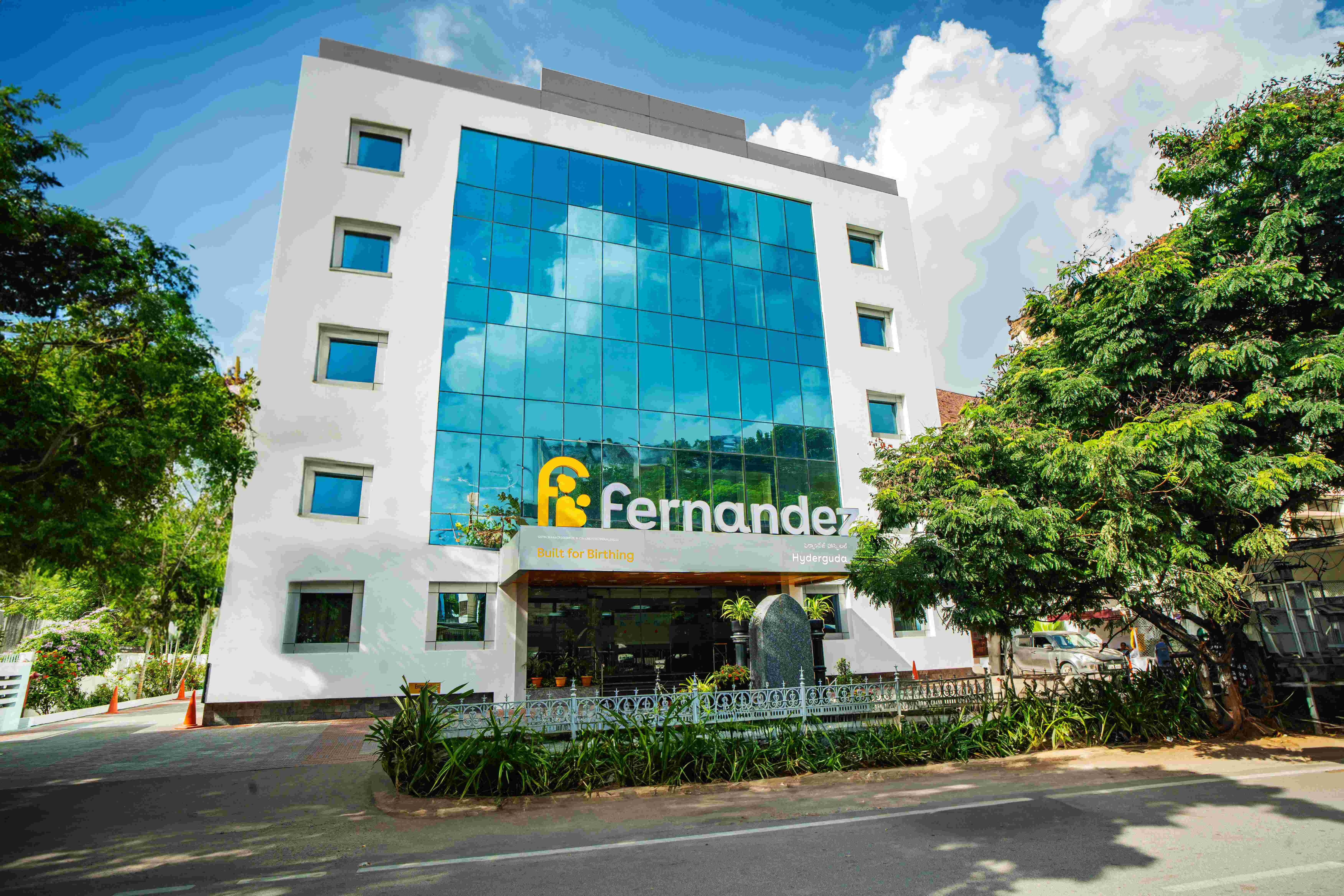 Fernandez Hospital banner 1