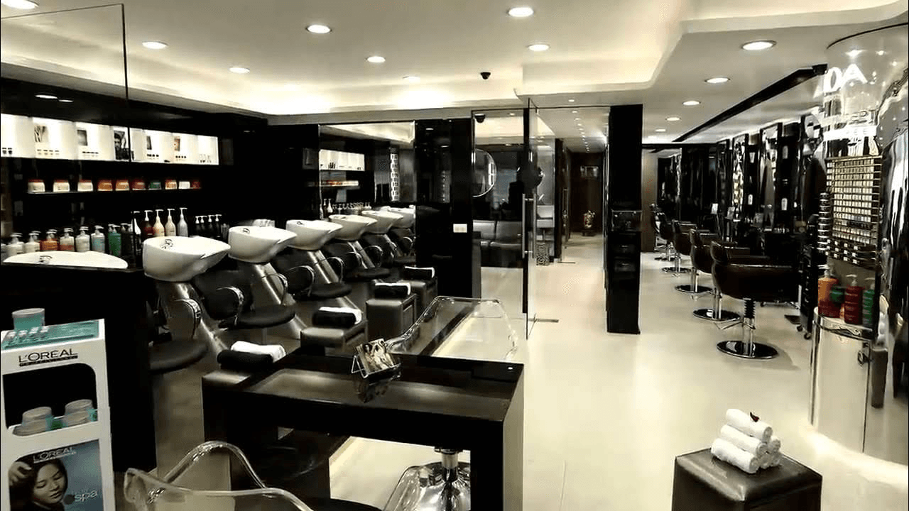 Mirrors Luxury Salons banner 1