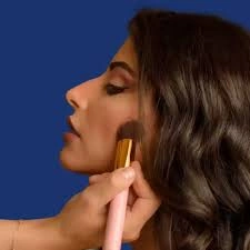 Waxing, Threading & Eye Makeup