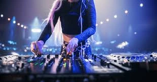 Live Music & DJ Nights