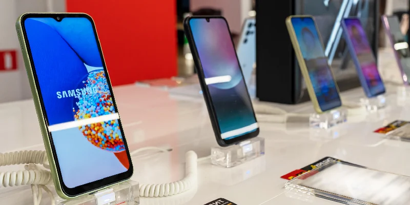Smartphones & Mobile Phones